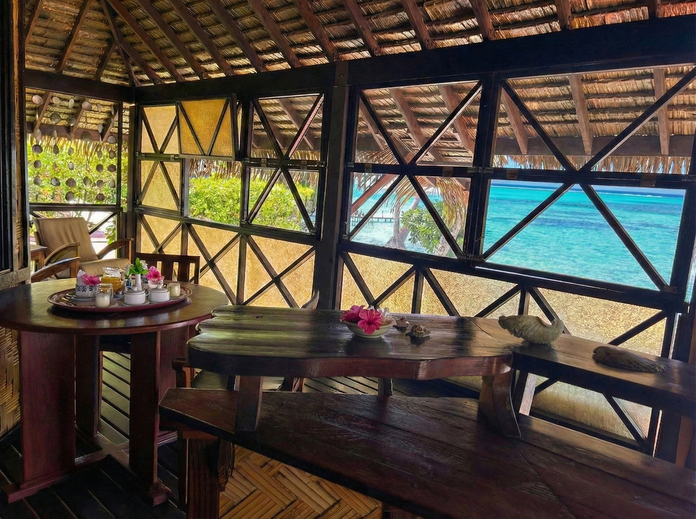 Terrasse du bungalow Prestige et SPA face au lagon